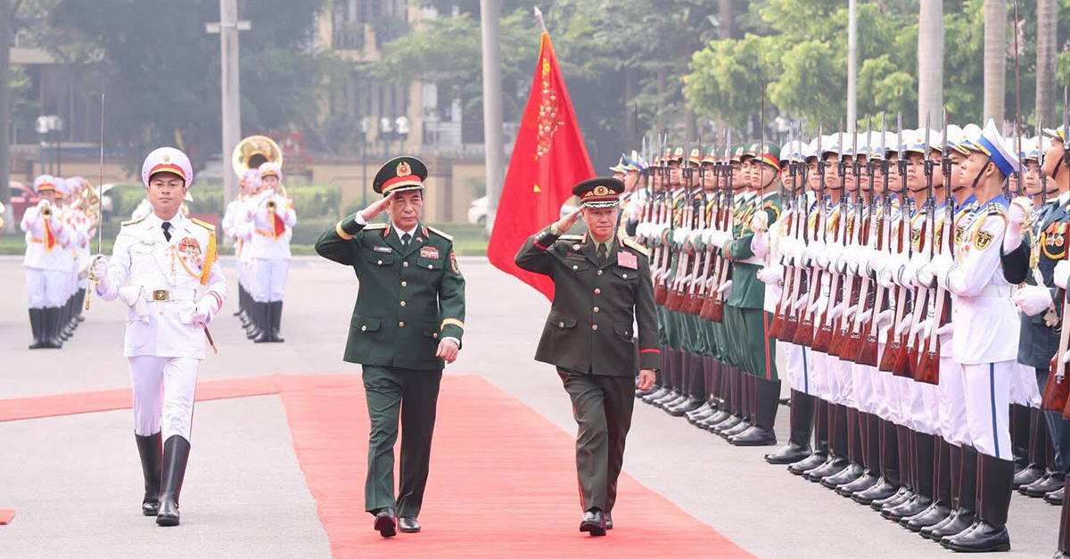 Lao Deputy PM and Defence Minister Visits Vietnam to Strengthen Military Ties