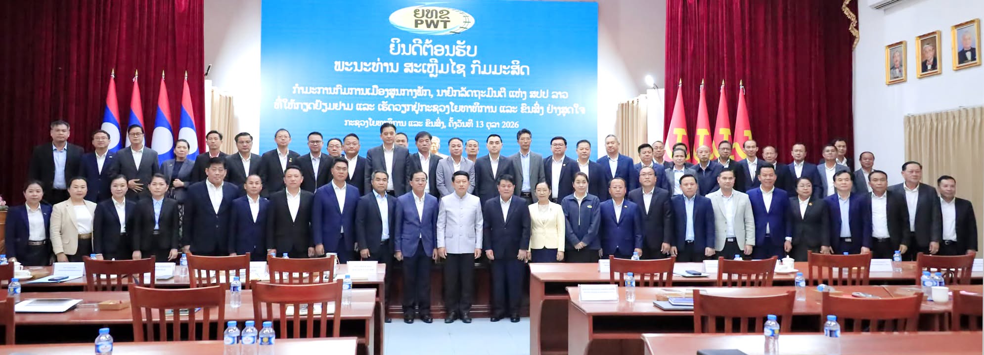 Prime Minister Urges International-Standard Road Upgrades at Ministry of Public Works and Transport