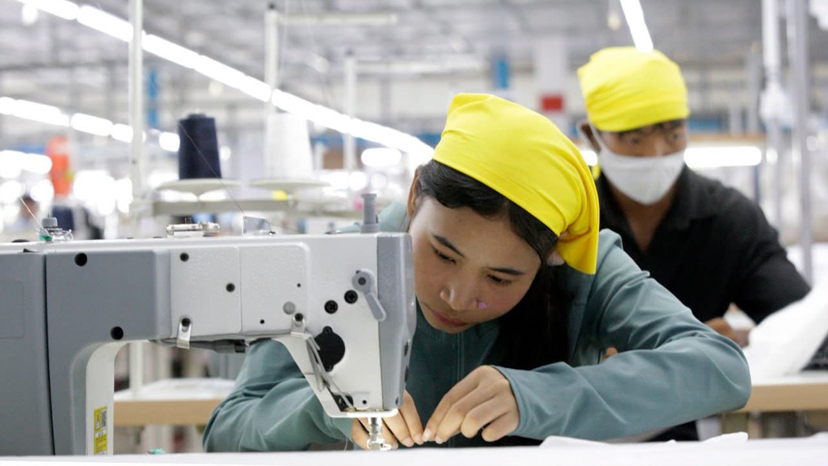Unions Reject Garment Wage Freeze, Calling $2 Raise Inadequate